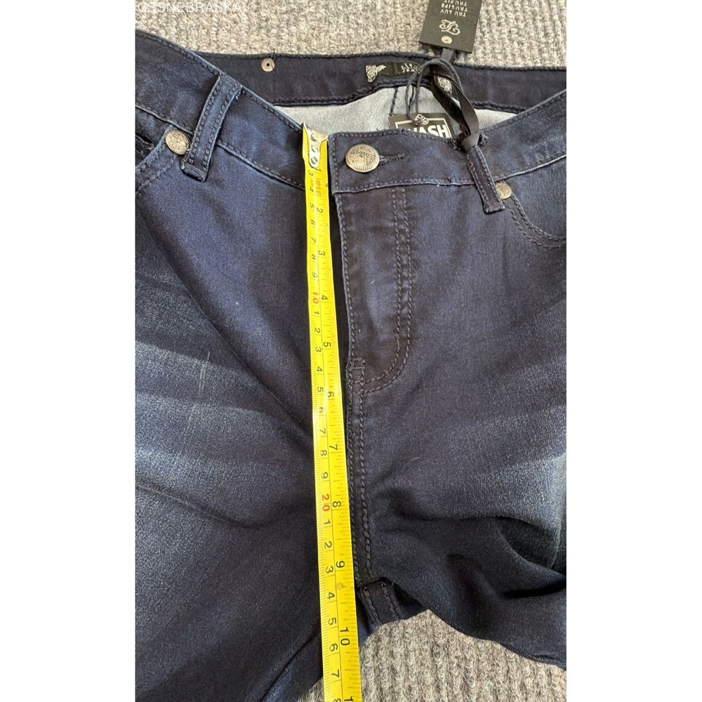 Luxe Kingston Ankle Blue Denim Jeans featuring a lightly faded finish - Size 29 - Picture 5 of 11